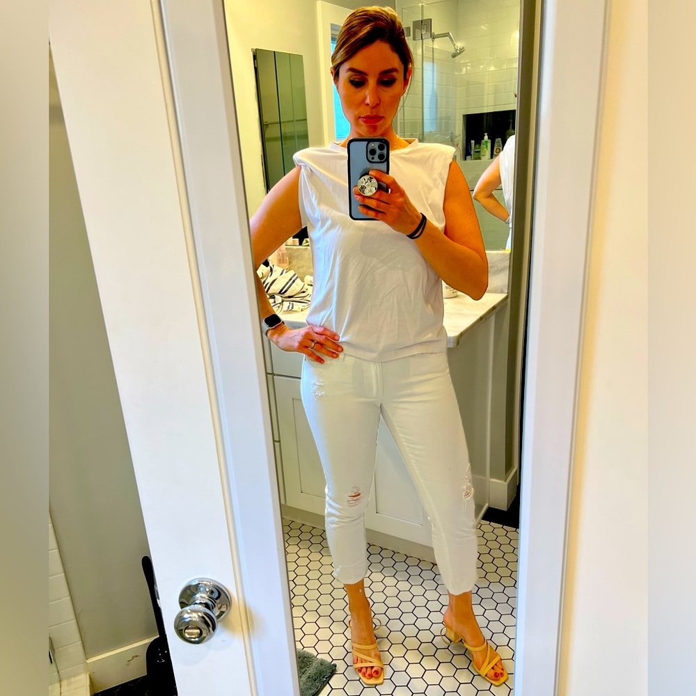 Izzy cropped skinny jeans by Michael kors. Izzy cropped white denim.